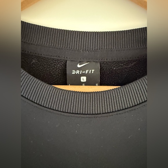 Nike Dri Fit Gold Swoosh Sweatshirt - Picture 7 of 8